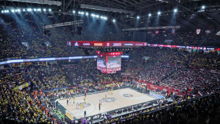 Connected stadium &ndash; fan experience