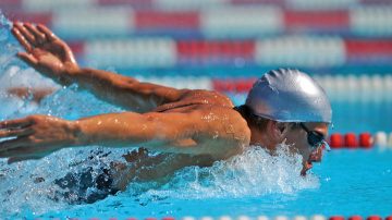 Iluminación de piscinas cubiertas - proyectores LED para interiores