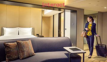 Escenas de iluminación de Interact que mejoran el ambiente en habitaciones de hotel
