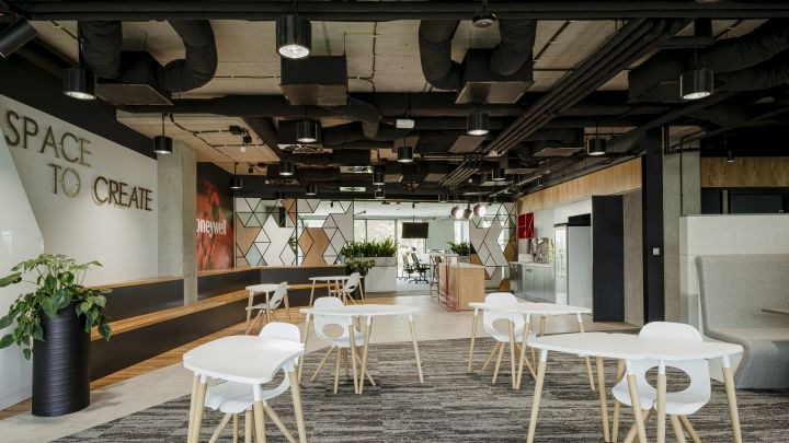 Honeywell&rsquo;s office integrates people and technology