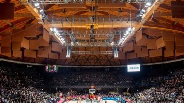 La iluminación conectada transforma el Unipol Arena en Bolonia