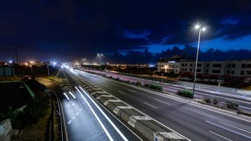 Soluções de iluminação para transporte: rodovias, túneis, aeroportos e portos
