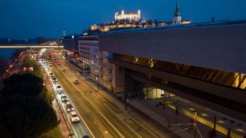 Signify ilumina Bratislava con luces LED