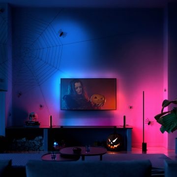 Das ideale Licht für Horrorfilme: Genieße mit Philips Hue Surround-Beleuchtung eine gruselige Halloween-Filmnacht!