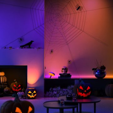 Les ampoules LED connectées Philips Hue spécial Halloween se synchronisent avec votre playlist d'Halloween pour créer l'ambiance parfaite.