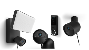 Una videocamera con proiettore Hue, una videocamera cablata 2K, una videocamera a batteria 2K e un videocitofono Hue nero. 